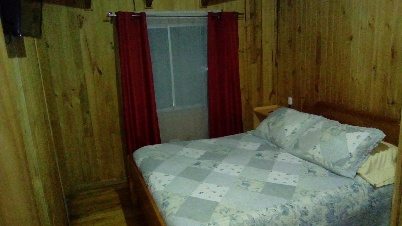 Hospedaje Los Calafates Ancud Exterior photo